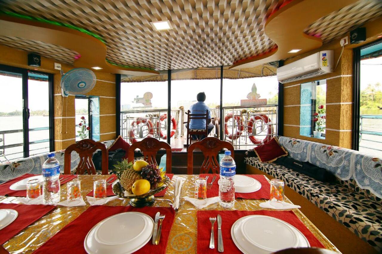 Marari Houseboat Hotel Mararikulam Kültér fotó