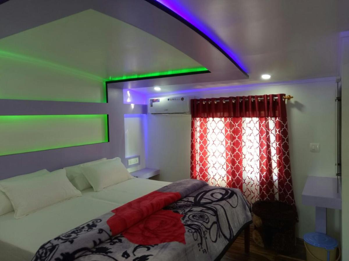 Marari Houseboat Hotel Mararikulam Kültér fotó