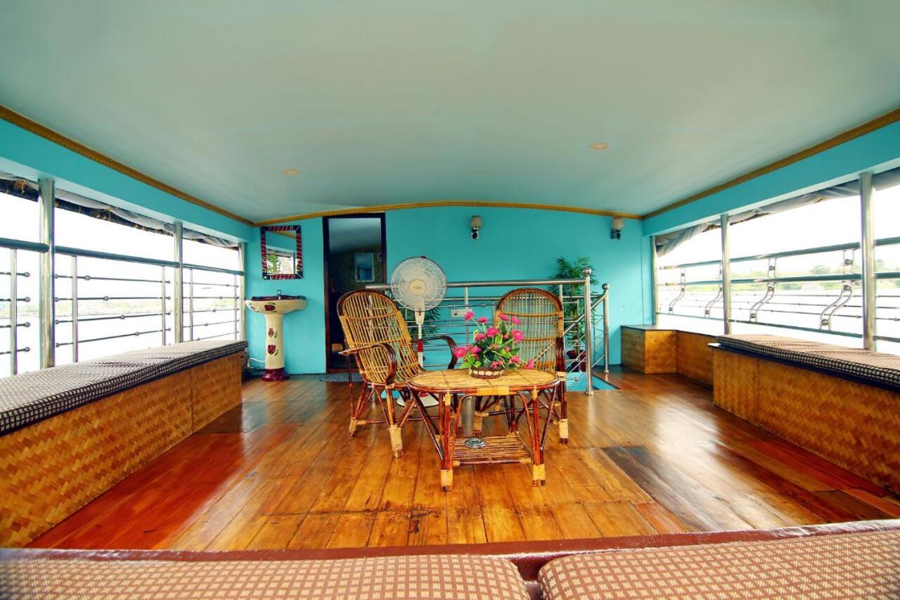 Marari Houseboat Hotel Mararikulam Kültér fotó
