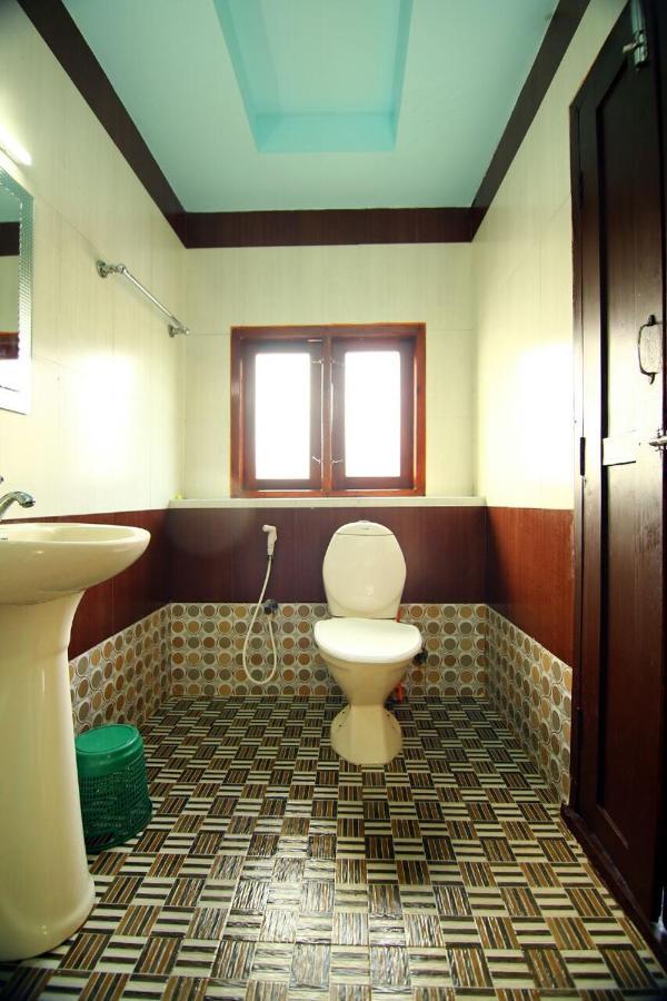 Marari Houseboat Hotel Mararikulam Kültér fotó