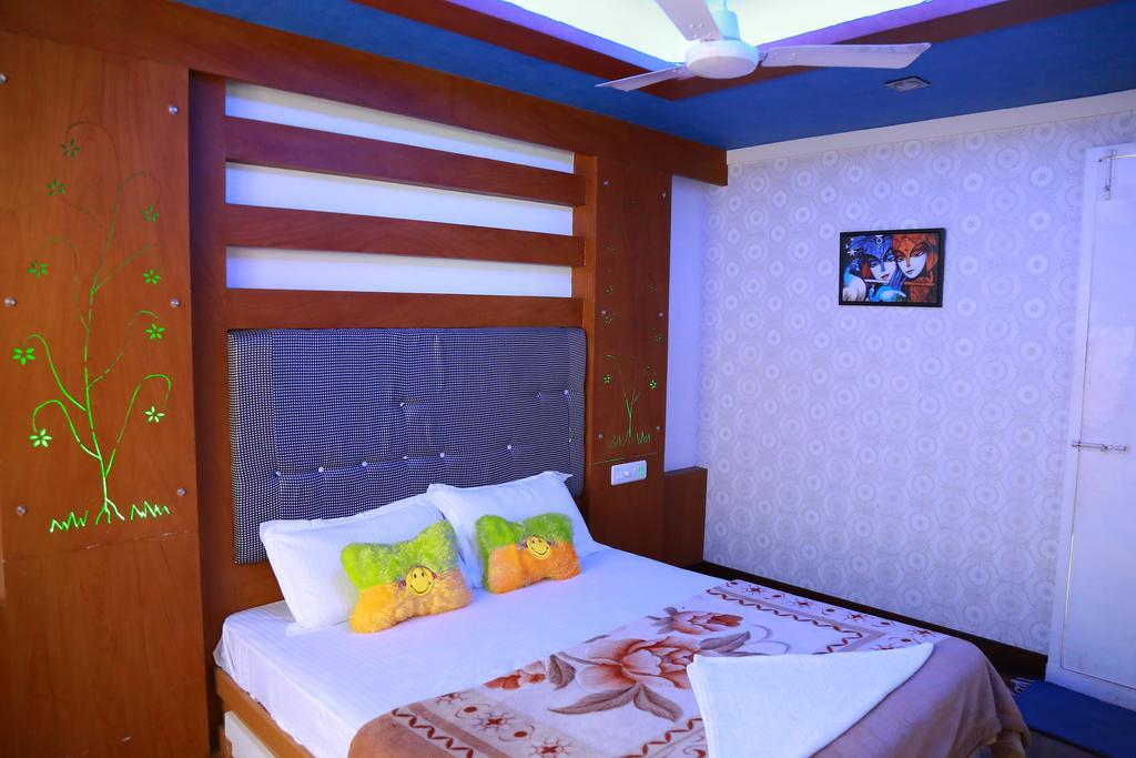 Marari Houseboat Hotel Mararikulam Kültér fotó