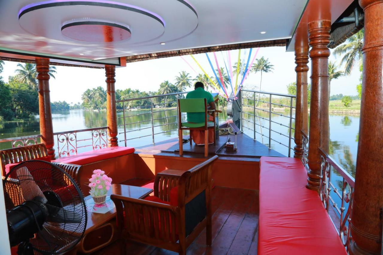 Marari Houseboat Hotel Mararikulam Kültér fotó